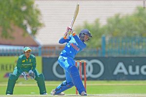 IND vs SA: దక్షిణాఫ్రికాతో మూడో వన్డే.. 146 పరుగులకు భారత్ ఆలౌట్!!