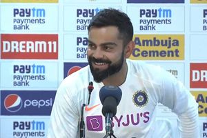 మీడియా సమావేశం: ధోనీ భవిష్యత్తుపై ప్రశ్న.. నవ్వేసిన కోహ్లీ!!