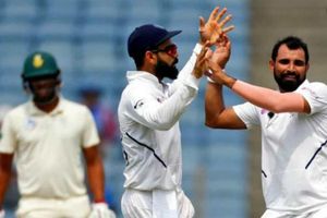 బ్యాడ్‌ లైట్‌.. ముగిసిన రెండో రోజు ఆట.. దక్షిణాఫ్రికా 9/2