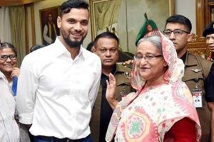 బంగ్లా క్రికెటర్ల సమ్మె: ప్రధాని హసీనా జోక్యం.. మధ్యవర్తిగా కెప్టెన్ మొర్తజా!!