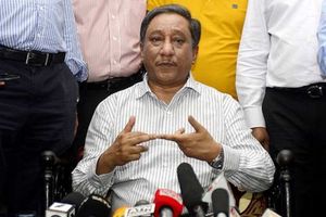 నీ నెంబర్ డిలీట్ చేస్తా?: బంగ్లా క్రికెటర్‌కు వార్నింగ్ ఇచ్చిన బీసీబీ ఛీఫ్