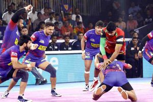 ప్రొ కబడ్డీ: ఫైనల్లో ఢిల్లీ, బెంగాల్‌.. సెమీస్‌లో ఓడిన బెంగళూరు, ముంబై