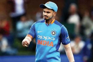 రోహిత్, రహానే దారిలో శ్రేయాస్ అయ్యర్.. సియాట్‌తో ఒప్పందం!!