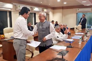 బీసీసీఐ అధ్యక్షుడిగా పగ్గాలు చేపట్టిన గంగూలీ!!