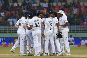 IND vs SA: తొలి టెస్టులో గెలవాలంటే దక్షిణాఫ్రికాకు 384, కోహ్లీసేనకు 9 వికెట్లు