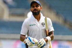 వైజాగ్ టెస్ట్: విరాట్ కోహ్లీ ఔట్.. సేనురాన్ ముత్తుసామికి ఇదే తొలి వికెట్