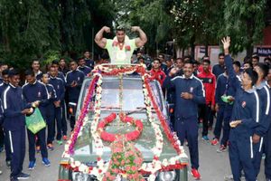 బాడీబిల్డింగ్ ఛాంపియన్‌షిప్‌లో బంగారు పతకం.. అనుజ్ కుమార్‌కు ఘన స్వాగతం పలికిన ఆర్మీ