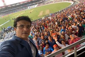 ఈడెన్‌లో సౌరవ్ గంగూలీ సెల్ఫీనే చెబుతోంది పింక్ బాల్ టెస్ట్ సక్సెస్ అయిందని!