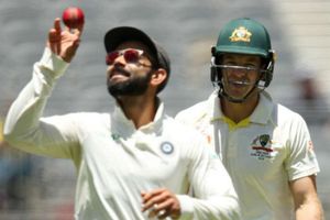 వచ్చే ఏడాది భారత్, ఆస్ట్రేలియా మధ్య తొలి డే-నైట్ టెస్టు?!!