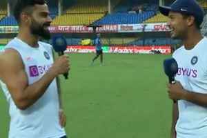 డబుల్ సెంచరీ ఎఫెక్ట్: మయాంక్‌ను ఇంటర్యూని చేసిన కోహ్లీ (వీడియో)