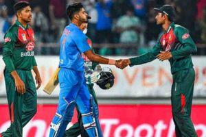 'అచ్చం ధోనిలాగే.. మహ్మదుల్లా గొప్ప నాయకత్వ లక్షణాలు చూపిస్తున్నాడు'