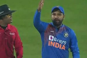 ఇకపై కెమెరా ఎక్కడుందో చూస్తా!: థర్డ్‌ అంపైర్‌ని తిట్టడంపై రోహిత్ శర్మ (వీడియో)