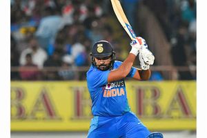 'బౌలర్లను తక్కువగా అంచనా వేయను.. బ్యాట్‌ చేతిలో ఉంటే మెరుగ్గా ఆడేందుకు ప్రయత్నిస్తా'