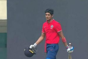 'సీనియర్లతో డ్రస్సింగ్‌ రూమ్‌ పంచుకున్నా.. ఎంతో నేర్చుకున్నా'