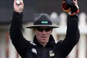 ఆ అంఫైర్ పోర్న్ స్టార్ అని తేలియడంతో అవాక్కైన ఇంగ్లాండ్ క్రికెటర్లు!