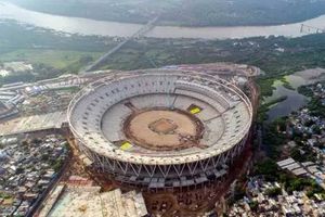 ప్రపంచంలోనే అతిపెద్ద క్రికెట్ స్టేడియంలో ఐపీఎల్ 2020 ఫైనల్ జరగనుందా?