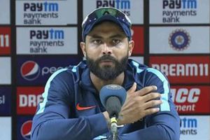 చెత్త షాట్లు ఆడకుండా బ్యాటింగ్ చేయమన్నాడు: జడేజా