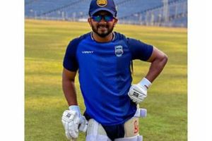 రోహిత్‌ ఫైర్: పోజులిచ్చింది చాలు.. కొంచెం బ్యాటింగ్‌పై కూడా దృష్టి పెట్టు!!