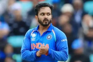 ప్రపంచకప్‌ ప్రణాళికలో జాదవ్ ఉన్నాడా?.. యువ ఆటగాళ్లకు అవకాశం ఇవ్వాలి!!