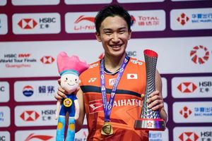 లీ చోంగ్ వీ రికార్డు బద్దలు: ఒకే ఏడాదిలో 11 టైటిల్స్‌ నెగ్గిన తొలి షట్లర్‌గా కెంటో రికార్డు