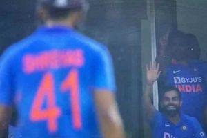 అయ్యో అయ్యర్.. హాఫ్ సెంచరీ కాకముందే సంబరాలు.. నవ్వుకున్న కోహ్లీ!!