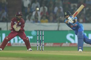 తొలి టీ20 టీమిండియాదే: కోహ్లీ 94 నాటౌట్, మూడు టీ20ల సిరిస్‌లో 1-0 ఆధిక్యం