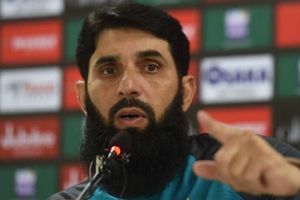 'వారి ఫామ్‌ మమ్మల్ని వేధిస్తోంది.. పాక్ భవిష్యత్తుపై దృష్టి సారిస్తాం'