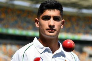 పాక్ పేసర్ నసీమ్‌ షా అరుదైన రికార్డు!!