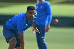 దక్షిణాఫ్రికాకు మరో షాక్.. రిటైర్మెంట్‌ ప్రకటించిన స్టార్ పేసర్‌!!