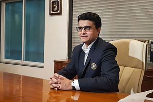 దయచేసి ఆ విషయం ధోనీనే అడగండి: గంగూలీ