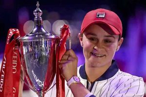 డబ్ల్యూటీఏ ప్లేయర్‌ ఆఫ్‌ ద ఇయర్‌ అవార్డు సొంతం చేసుకున్న ఆష్లే బార్టీ