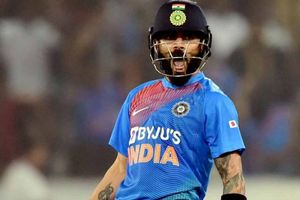 రెండో టీ20లో టీమిండియా ఓటమి: రోహిత్ రికార్డు బద్దలు కొట్టిన కోహ్లీ