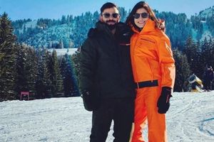 స్విట్జర్లాండ్‌లో విరుష్క విహారం.. ముంబైలో రోహిత్ !!