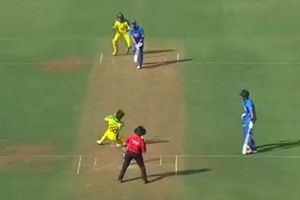 అచ్చిరాని నాలుగు.. క్రీజు వీడిన కోహ్లీ!!