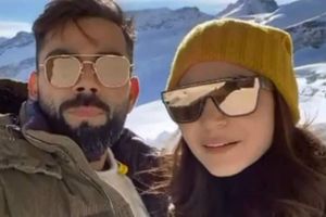 స్విట్జర్‌లాండ్‌ నుండి 'విరుష్క' నూతన సంవత్సర శుభాకాంక్షలు (వీడియో)!!