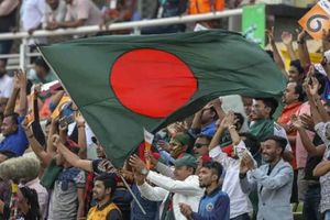 మ్యాచ్‌లో బౌండరీల సునామీ.. 48 సిక్సర్లు.. 70 ఫోర్లు.!