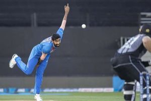 సూపర్ ఓవర్‌లో బుమ్రా విఫలం.. ట్విట్టర్‌లో నెటిజన్ల ఆగ్రహం!!