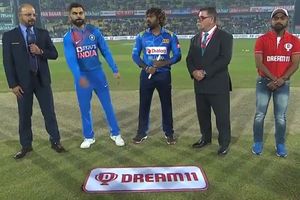 శ్రీలంకతో తొలి టీ20.. టాస్ గెలిచి ఫీల్డింగ్ ఎంచుకున్న భారత్!!