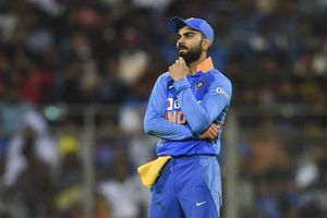 'ఇండియా అవమానానికి గురైంది, కోహ్లీ 28వ ఓవర్‌లో రావడంలో అర్థం లేదు'