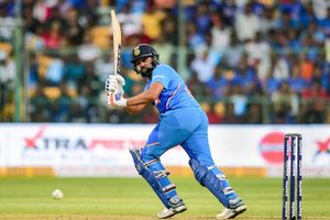 జయసూర్య రికార్డు బద్దలు: రోహిత్ శర్మ 29వ సెంచరీతో మూడో వన్డేలో నమోదైన రికార్డులివే!