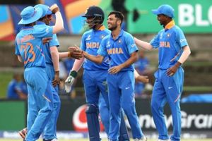 వరుసగా ఐదుగురు డకౌట్.. 41 పరుగులకే జపాన్ ఆలౌట్.. భారత్ లక్ష్యం 42