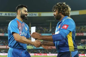 3rd T20I: పూణెలో టీమిండియా బ్యాటింగ్, పంత్ స్థానంలో సంజూ శాంసన్