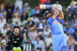 కివీస్‌పై 10 ఇన్నింగ్స్‌లు.. 6 సార్లు సింగిల్‌ డిజిట్‌కే రోహిత్ ఔట్.. ఆందోళనలో భారత్
