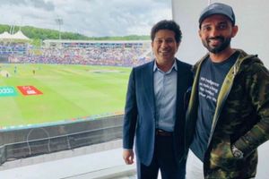 సోషల్ మీడియాలో వడా పావ్‌పై చర్చ: రహానే ట్వీట్‌కు సచిన్ రీట్వీట్!