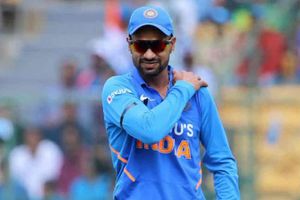 మూడో వన్డేలో ధావన్‌కు గాయం.. కివీస్‌ పర్యటనకు డౌటే?