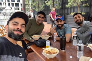 కోహ్లీ ట్వీట్.. బ్యూటిఫుల్‌ ఆక్లాండ్‌లో పసందైన విందు!!