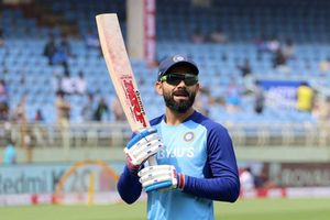ధోనీ రికార్డు బ్రేక్.. కెప్టెన్‌గా కోహ్లీ మరో సరికొత్త రికార్డు!!