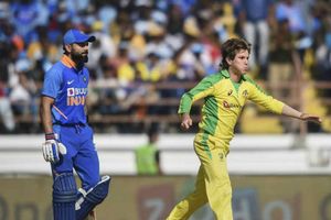 కోహ్లీకి ఆడమ్ జంపా ఫీవర్: వన్డేలు, టీ20ల్లో కలుపుకుని మొత్తం 7 సార్లు ఔట్!