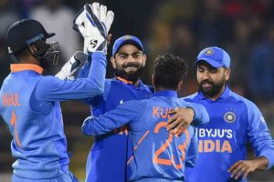 కీపర్‌గా రాహులే ఎందుకు? కోహ్లీ వ్యూహం ఏంటి?