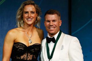 అప్పుడు నిషేధం.. ఇప్పుడు 'క్రికెటర్‌ ఆఫ్‌ ది ఇయర్‌ అవార్డు'!!